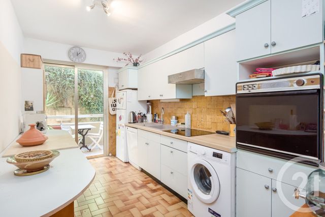 Appartement F3 à vendre - 3 pièces - 70.0 m2 - GRASSE - 06 - PROVENCE-ALPES-COTE-D-AZUR - Century 21 Visa Immobilier