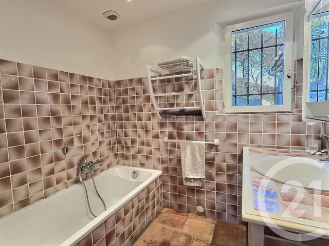 maison à vendre - 5 pièces - 150.0 m2 - CHATEAUNEUF GRASSE - 06 - PROVENCE-ALPES-COTE-D-AZUR - Century 21 Visa Immobilier