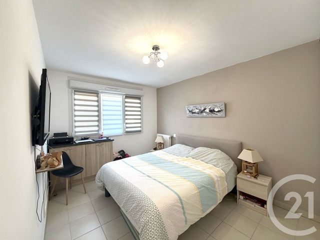 Appartement T3 à vendre - 3 pièces - 65.0 m2 - CHATEAUNEUF GRASSE - 06 - PROVENCE-ALPES-COTE-D-AZUR - Century 21 Visa Immobilier