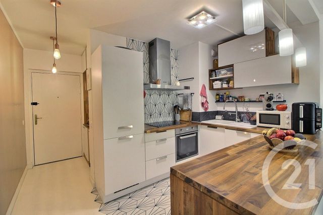 Appartement à vendre - 3 pièces - 62.0 m2 - GRASSE - 06 - PROVENCE-ALPES-COTE-D-AZUR - Century 21 Visa Immobilier