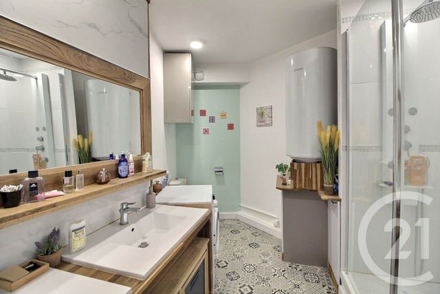 Appartement à vendre - 3 pièces - 62.0 m2 - GRASSE - 06 - PROVENCE-ALPES-COTE-D-AZUR - Century 21 Visa Immobilier