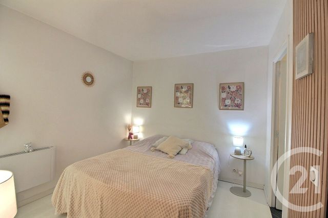 Appartement à vendre - 3 pièces - 62.0 m2 - GRASSE - 06 - PROVENCE-ALPES-COTE-D-AZUR - Century 21 Visa Immobilier