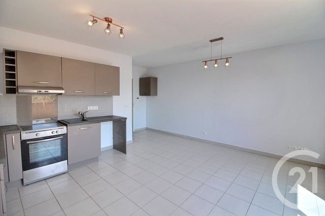 Appartement F2 à vendre - 2 pièces - 45.0 m2 - CHATEAUNEUF GRASSE - 06 - PROVENCE-ALPES-COTE-D-AZUR - Century 21 Visa Immobilier