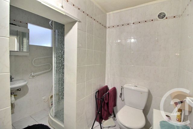 maison à vendre - 5 pièces - 132.99 m2 - CHATEAUNEUF GRASSE - 06 - PROVENCE-ALPES-COTE-D-AZUR - Century 21 Visa Immobilier