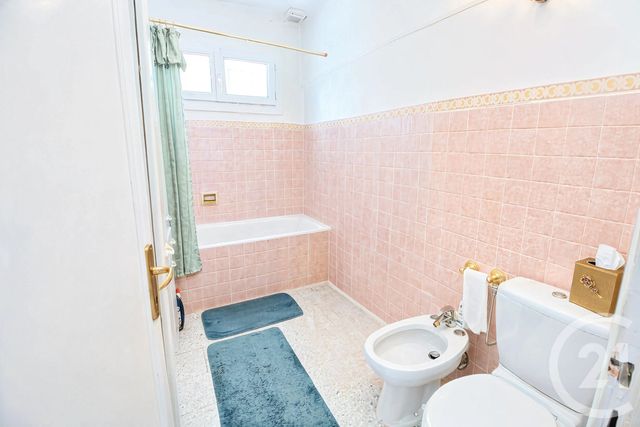 maison à vendre - 5 pièces - 132.99 m2 - CHATEAUNEUF GRASSE - 06 - PROVENCE-ALPES-COTE-D-AZUR - Century 21 Visa Immobilier