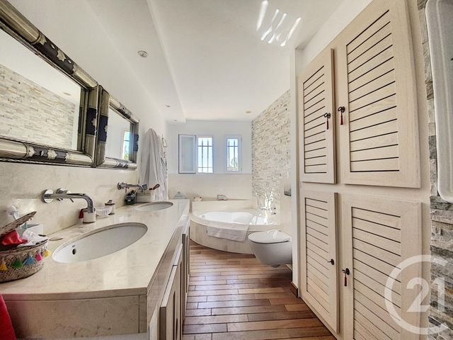 maison à vendre - 8 pièces - 270.0 m2 - LE ROURET - 06 - PROVENCE-ALPES-COTE-D-AZUR - Century 21 Visa Immobilier maison à vendre - 8 pièces - 270.0 m2 - LE ROURET - 06 - PROVENCE-ALPES-COTE-D-AZUR - Century 21 Visa Immobilier