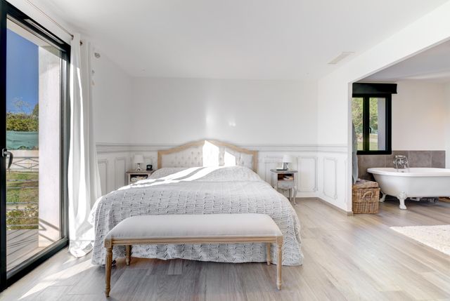 maison à vendre - 5 pièces - 223.0 m2 - CHATEAUNEUF GRASSE - 06 - PROVENCE-ALPES-COTE-D-AZUR - Century 21 Visa Immobilier