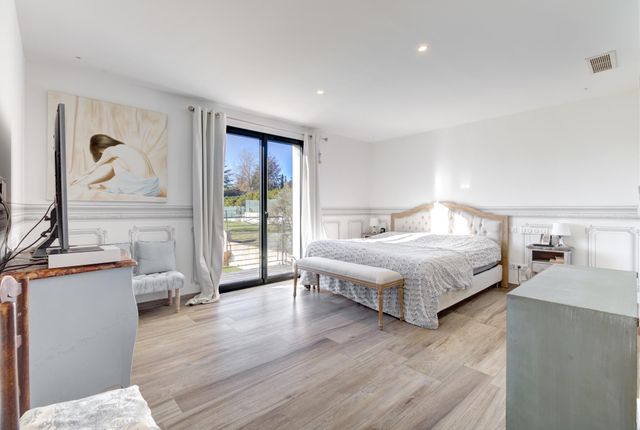 maison à vendre - 5 pièces - 223.0 m2 - CHATEAUNEUF GRASSE - 06 - PROVENCE-ALPES-COTE-D-AZUR - Century 21 Visa Immobilier