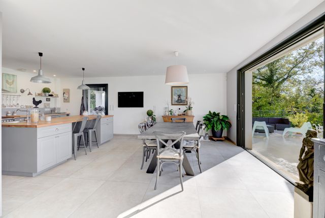 maison à vendre - 5 pièces - 223.0 m2 - CHATEAUNEUF GRASSE - 06 - PROVENCE-ALPES-COTE-D-AZUR - Century 21 Visa Immobilier