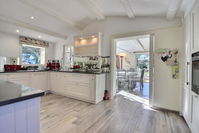 maison à vendre - 10 pièces - 330.0 m2 - CHATEAUNEUF GRASSE - 06 - PROVENCE-ALPES-COTE-D-AZUR - Century 21 Visa Immobilier