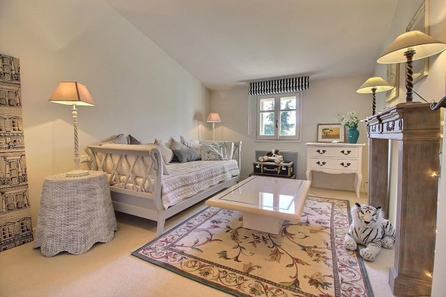 maison à vendre - 10 pièces - 330.0 m2 - CHATEAUNEUF GRASSE - 06 - PROVENCE-ALPES-COTE-D-AZUR - Century 21 Visa Immobilier