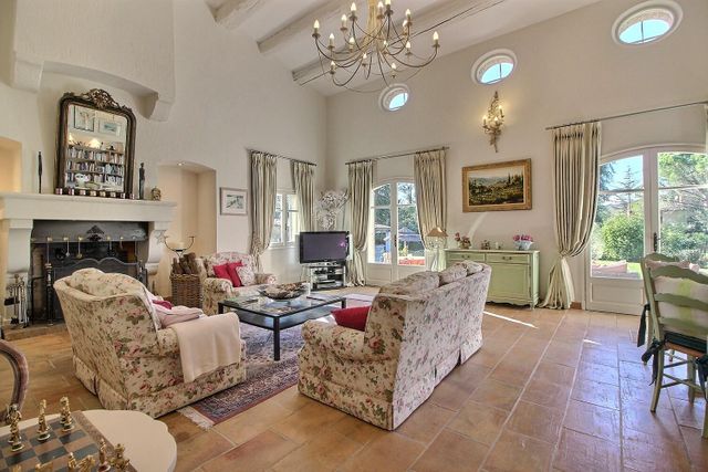 maison à vendre - 10 pièces - 330.0 m2 - CHATEAUNEUF GRASSE - 06 - PROVENCE-ALPES-COTE-D-AZUR - Century 21 Visa Immobilier