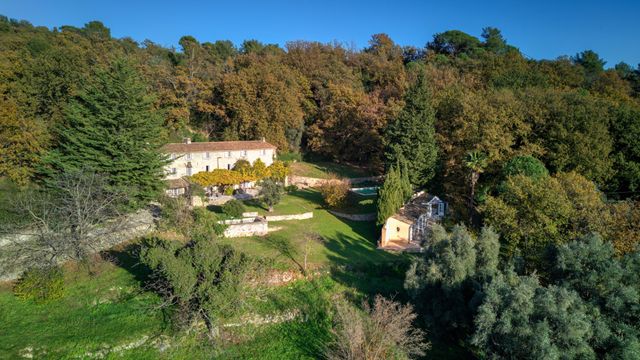 maison à vendre - 8 pièces - 550.0 m2 - CHATEAUNEUF GRASSE - 06 - PROVENCE-ALPES-COTE-D-AZUR - Century 21 Visa Immobilier