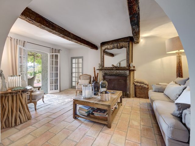 maison à vendre - 8 pièces - 550.0 m2 - CHATEAUNEUF GRASSE - 06 - PROVENCE-ALPES-COTE-D-AZUR - Century 21 Visa Immobilier