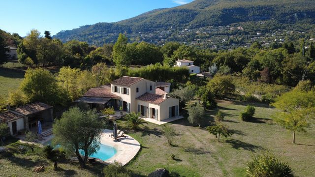 maison à vendre - 5 pièces - 170.0 m2 - CHATEAUNEUF GRASSE - 06 - PROVENCE-ALPES-COTE-D-AZUR - Century 21 Visa Immobilier
