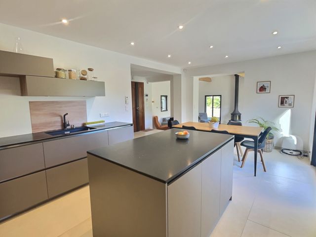 maison à vendre - 5 pièces - 170.0 m2 - CHATEAUNEUF GRASSE - 06 - PROVENCE-ALPES-COTE-D-AZUR - Century 21 Visa Immobilier