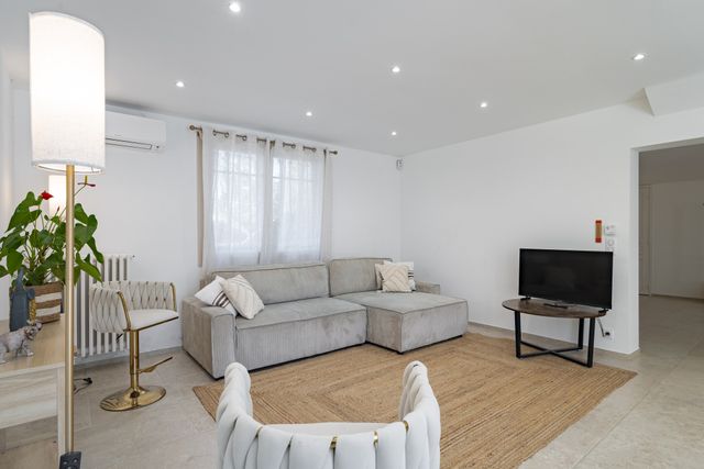 maison à vendre - 5 pièces - 160.0 m2 - LE ROURET - 06 - PROVENCE-ALPES-COTE-D-AZUR - Century 21 Visa Immobilier