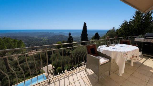 maison à vendre - 5 pièces - 192.0 m2 - GRASSE - 06 - PROVENCE-ALPES-COTE-D-AZUR - Century 21 Visa Immobilier