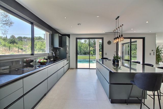 maison à vendre - 5 pièces - 200.0 m2 - PEYMEINADE - 06 - PROVENCE-ALPES-COTE-D-AZUR - Century 21 Visa Immobilier