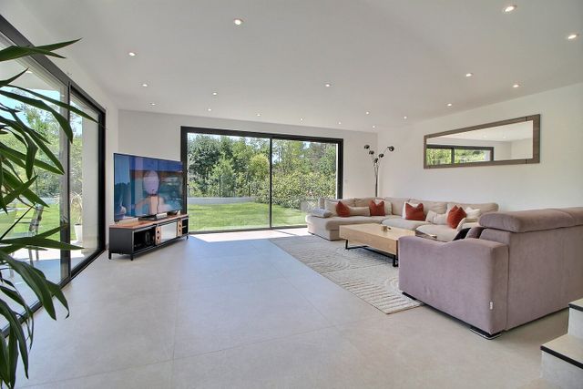maison à vendre - 5 pièces - 200.0 m2 - PEYMEINADE - 06 - PROVENCE-ALPES-COTE-D-AZUR - Century 21 Visa Immobilier