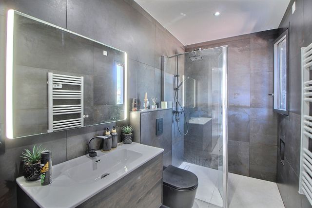 maison à vendre - 5 pièces - 200.0 m2 - PEYMEINADE - 06 - PROVENCE-ALPES-COTE-D-AZUR - Century 21 Visa Immobilier