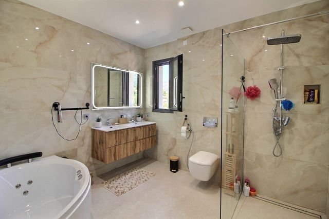 maison à vendre - 5 pièces - 200.0 m2 - PEYMEINADE - 06 - PROVENCE-ALPES-COTE-D-AZUR - Century 21 Visa Immobilier