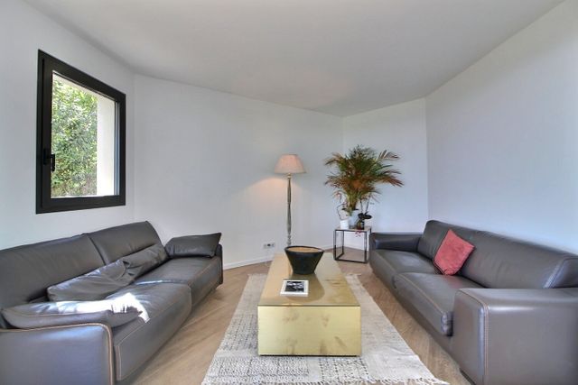 maison à vendre - 5 pièces - 214.0 m2 - GRASSE - 06 - PROVENCE-ALPES-COTE-D-AZUR - Century 21 Visa Immobilier