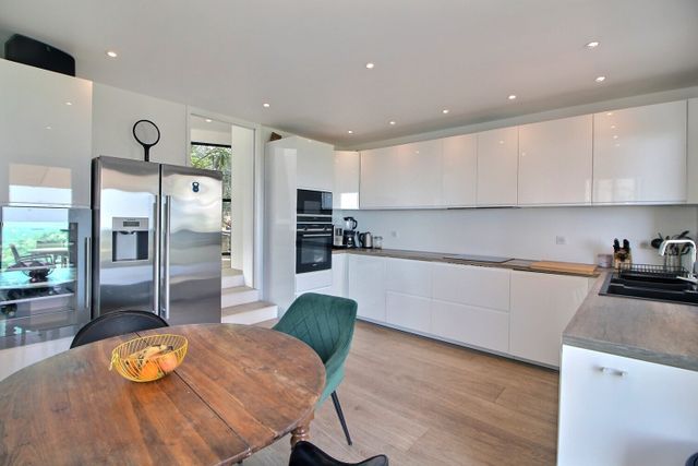 maison à vendre - 5 pièces - 214.0 m2 - GRASSE - 06 - PROVENCE-ALPES-COTE-D-AZUR - Century 21 Visa Immobilier