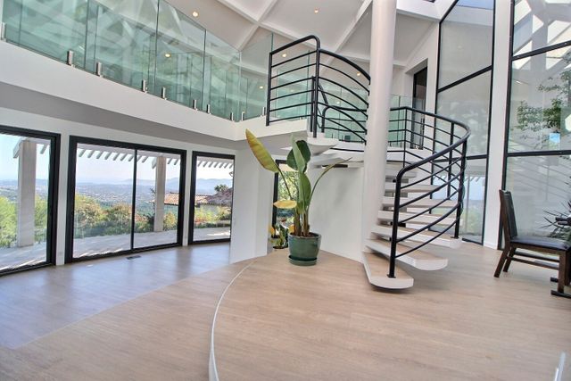 maison à vendre - 5 pièces - 214.0 m2 - GRASSE - 06 - PROVENCE-ALPES-COTE-D-AZUR - Century 21 Visa Immobilier