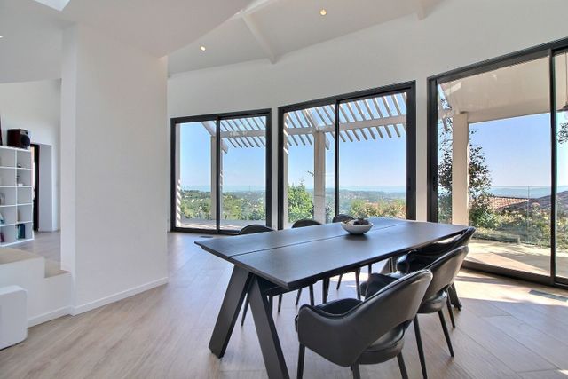 maison à vendre - 5 pièces - 214.0 m2 - GRASSE - 06 - PROVENCE-ALPES-COTE-D-AZUR - Century 21 Visa Immobilier